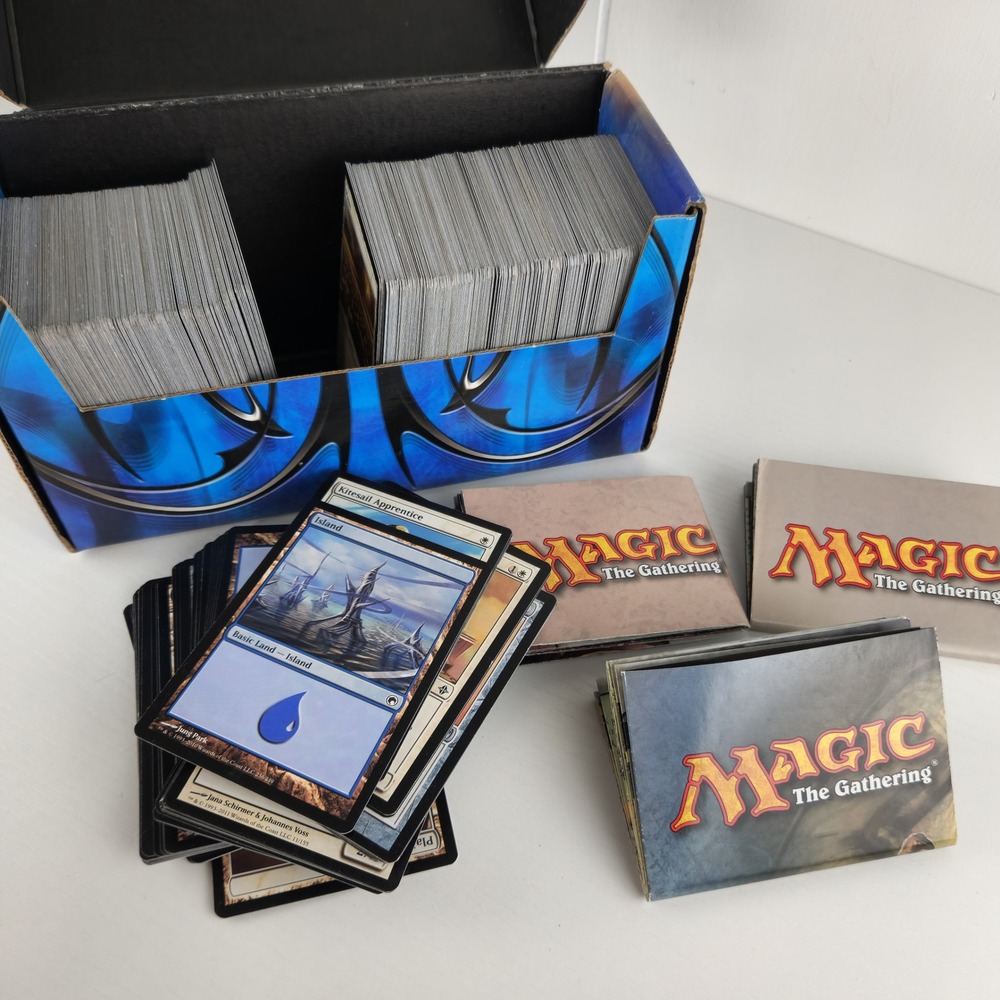 MTG Cards Bulk Lot Storage Box Wizards of the Coast Magic the Gathering Core